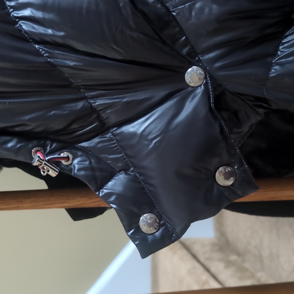 Moncler Shiny Black Puffer with White Emblem, size 4 XL - Picture 2 of 10